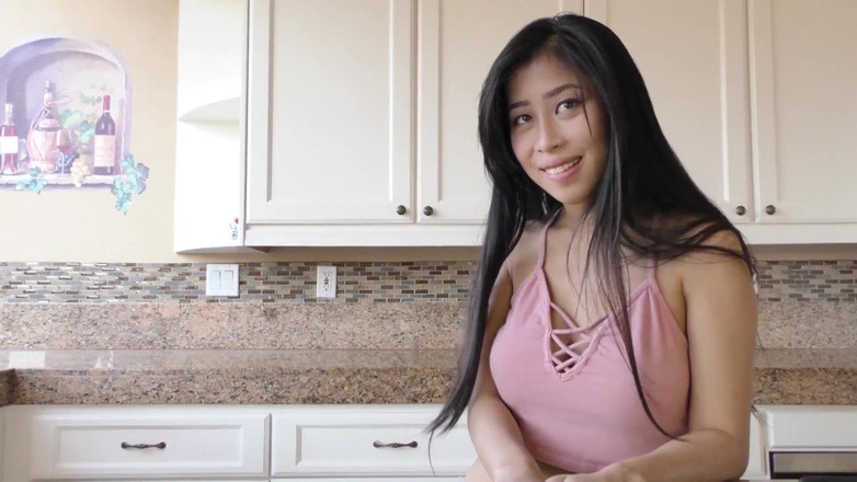 Chica Suicida DVD: Jade Kush nechá svého nevlastního otce šukat její chlupatý bobr a...