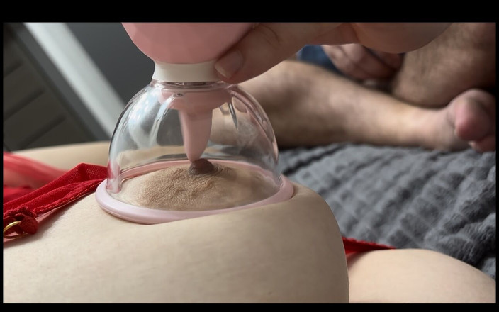 Nviz: Un vibromasseur me suce les seins que j’aime tellement