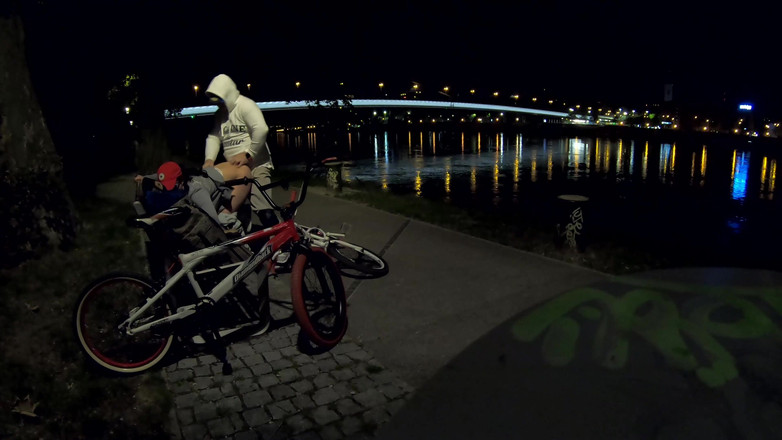 DedeDeville: Opravdu riskantní a rychlý amatérský sex s mým nevlastním bratrem,...