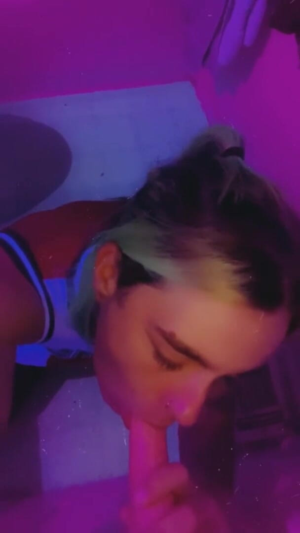 CarmenMelatonin: Sexy cheerleader party girl