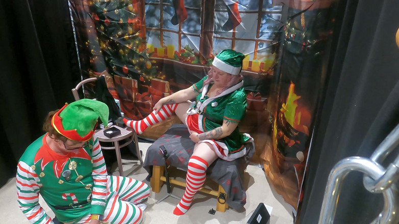 The Izars: День 7: Эльфы на полке секс-игрушки