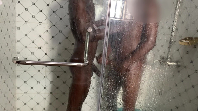 Dickass3x: Il mio ragazzo in forma ebano si è fatto sfondare il...