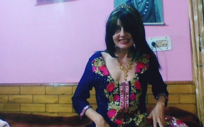 Bolly Karma: Cuckold-vrouw houdt ervan om een zwarte man te neuken.