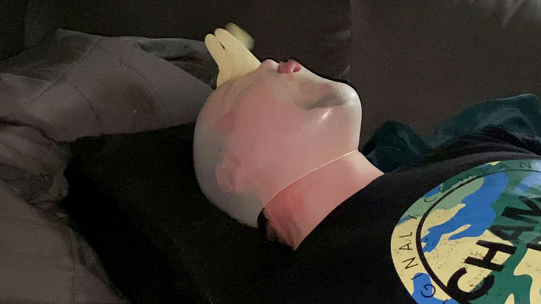 ButHoleDildoLover: Mon deuxième jeu de souffle - gode sucer un gode 26x7cm.