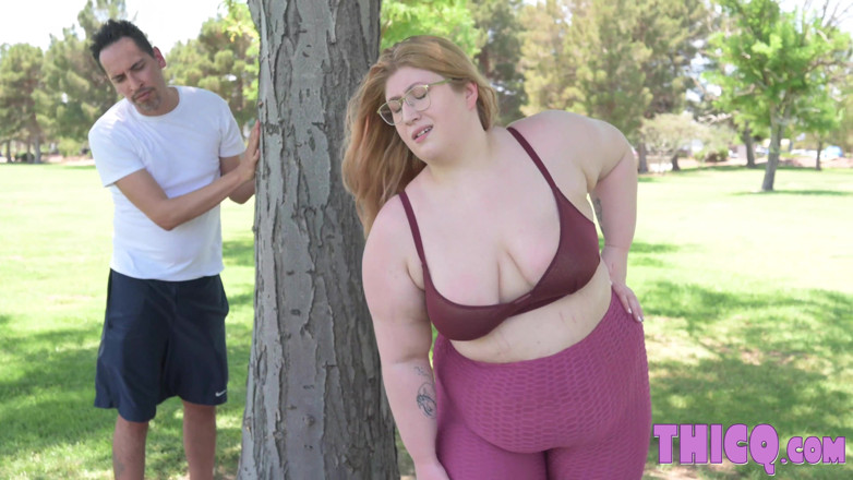 Thicq: Yoga stretching - Elisa Mae, Adam
