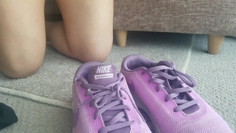 Footlicious3: I spit on my shoes. Smelly, filthy, dirty black socks