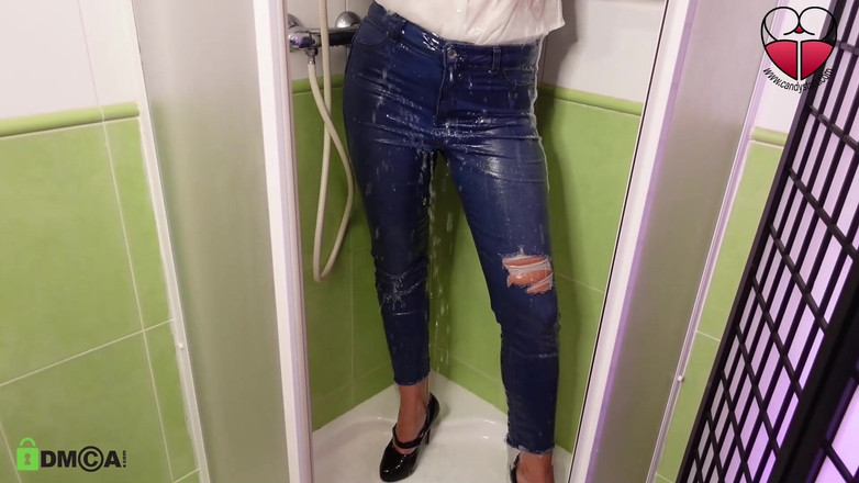 Candystart Videos: Душ в джинсах и на каблуках