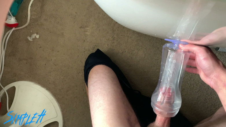 SimpleH: Je baise ma chatte de poche