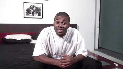 Male Dream: Il DILF in forma ha bisogno di un cazzo nero...