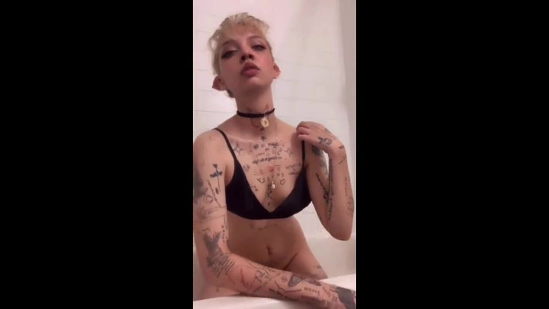 Asher Quinn: An Elf Orgasm for Asher Quinn!