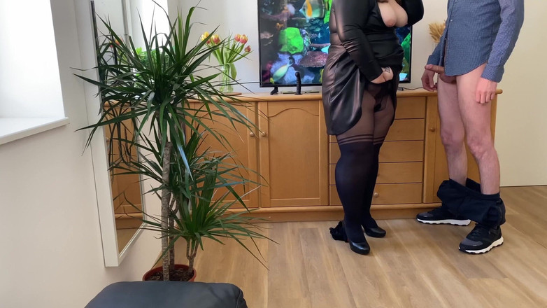 OurFetishLife: Moje žárlivá nevlastní matka mi dokázala, že je jediná žena, kterou potřebuji