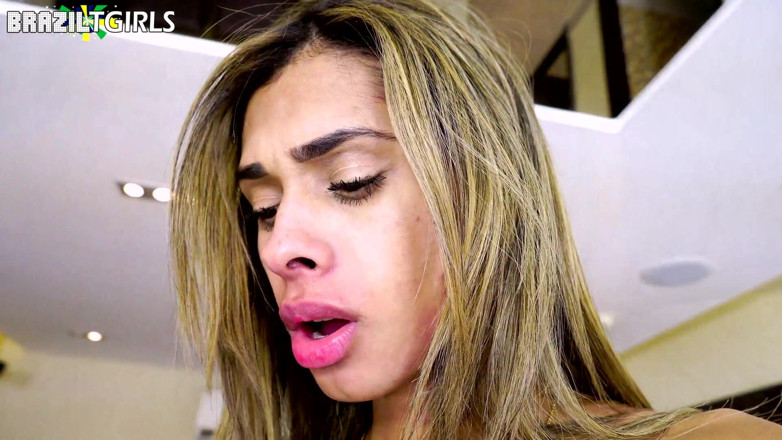 Brazilian Transsexuals: Sexig TS Patricia Garcia knullad hårt