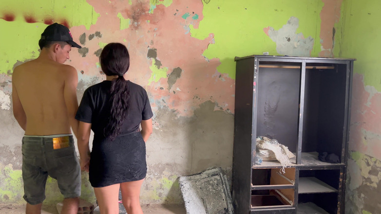 Hilary palvin: Nätt latina betalar skuld med avslappnad och oralsex till främling