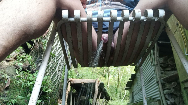 Kinky Guy: Kencing luar, seseorang boleh menikmatinya