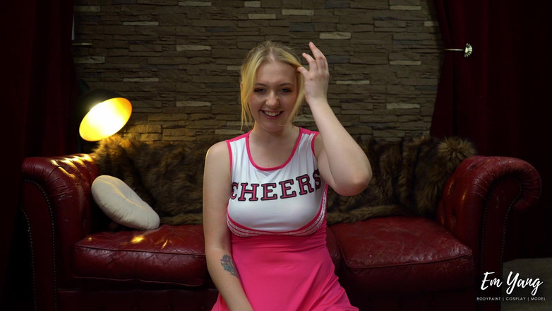 Em Yang: Roztleskávačka tě potrestá a ponižuje tě za to, že se k...