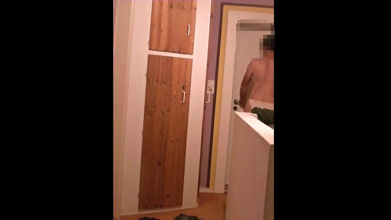 Mark Hannes: Slip Hump Мастурбація