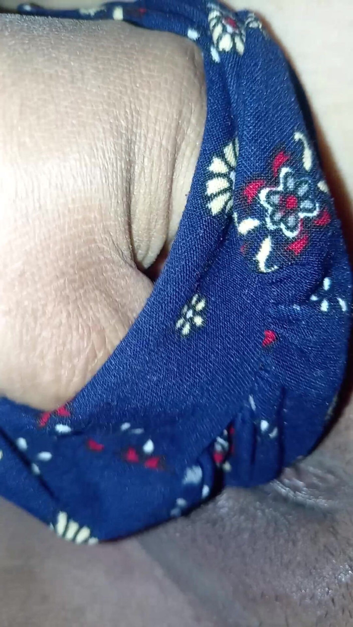 Sano lado: Nepali Villege Wife Fingering and Closeup