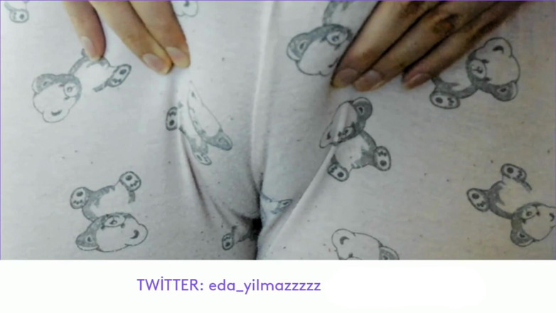 bigass_sexy_bigboobs: Masturbation avec un pyjama
