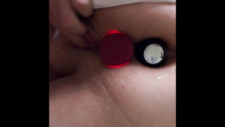 Fukin-Poodles: सफेद बड़े स्तनों वाली में गहरी गांड चुदाई