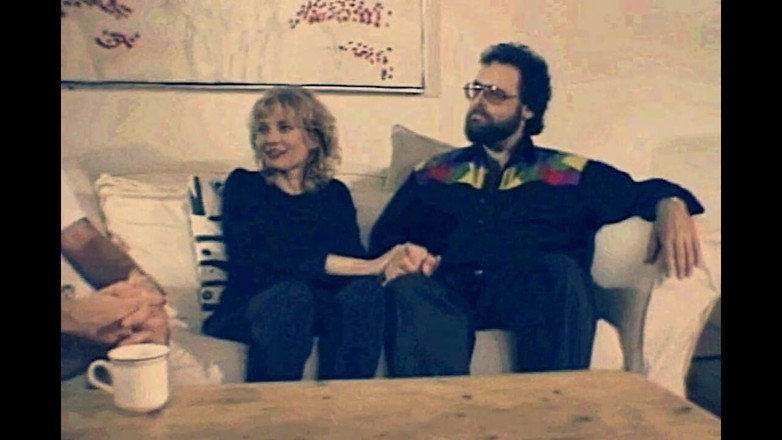 My Dirty Family: Corno marido assiste milf esposa fodida por cara com pau...