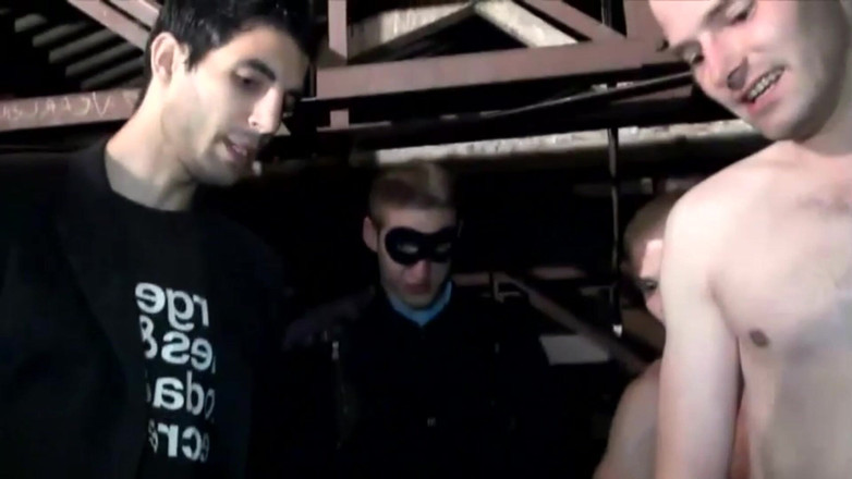 Paris Jango: Gangbang per Questa Troia Francese Con 9 Galli