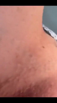 Cuando llegue a casa quiero follar! Me follo a todos los que vienen a la mano, como este chico