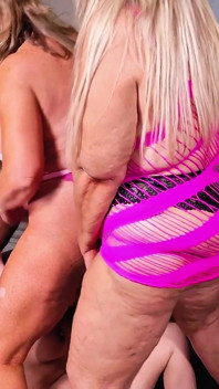 Bts on Set at a Porn Shoot House 3 Chicks 2 Dicks