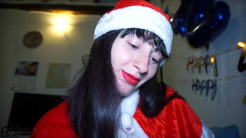 ElivaLove: POV: Santa Hamil Menjaga Zakar Anda!