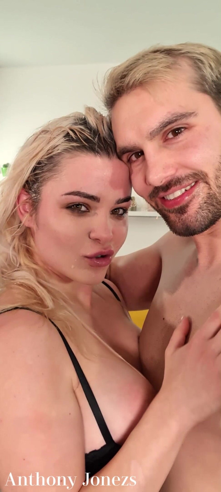 AnthonyJonezs: Hot Blonde Kissing Blowjob