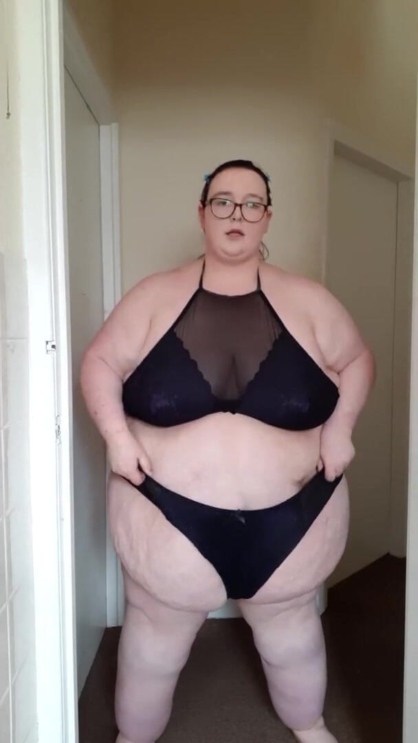 SSBBWLadyBrads: Sexy lingerie on this cute body
