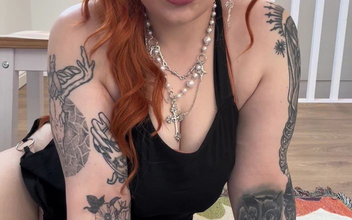 Bigtiddygoth: La ragazza dell'elfo trova umano ferita