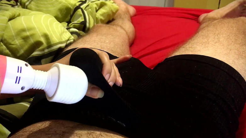 College-couple: Haciéndolo correrse en su ropa interior con mi varita mágica,...