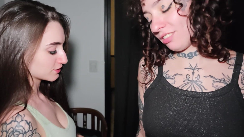 Rebekah Rose: Это то, что вы хотели видеть: новые наряды и трах на диване с моим другом