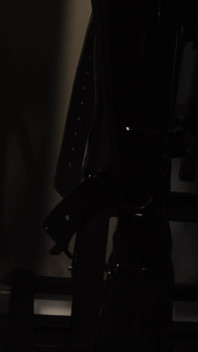 Rubber slut fucking her pussy