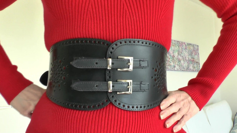 Lady Victoria Valente: 幅広のタイトベルト パート79 レディ・ヴィクトリア・ヴァレンテ