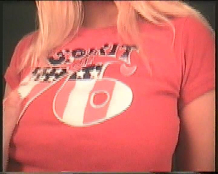 VintageXMovies: Awek blonde 20 tahun yang cantik berbogel pada kamera - mengusik pepek...