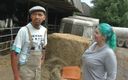 Black Market: Geile bbw met gekleurd haar wordt geneukt door plattelandsman