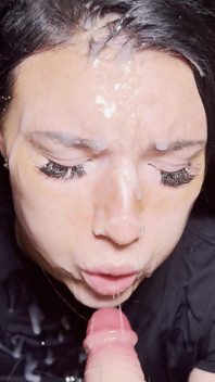 Extrémně perverzní sólo roleplay - kouření a xxlfacial