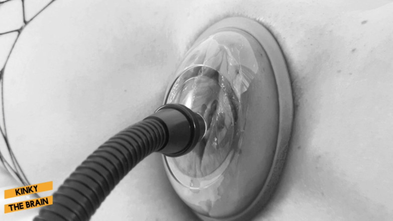 Kinky N the Brain: Aku pertama kali ngentot memekku