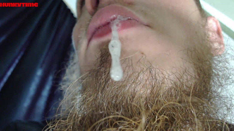 Hunky time: Behaarte schamhaare von Alpha Male und sabbern. Anbetung