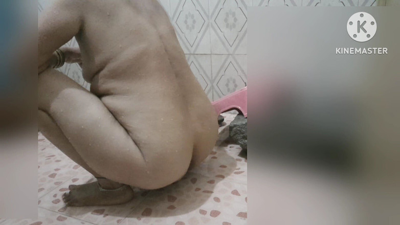 Raheshwari: 今天我洗澡拍摄视频。