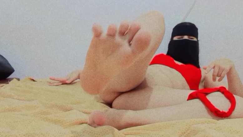 Nina_lalatkom: अरबी लड़की हैण्डजॉब। सेक्सी पोजीशन