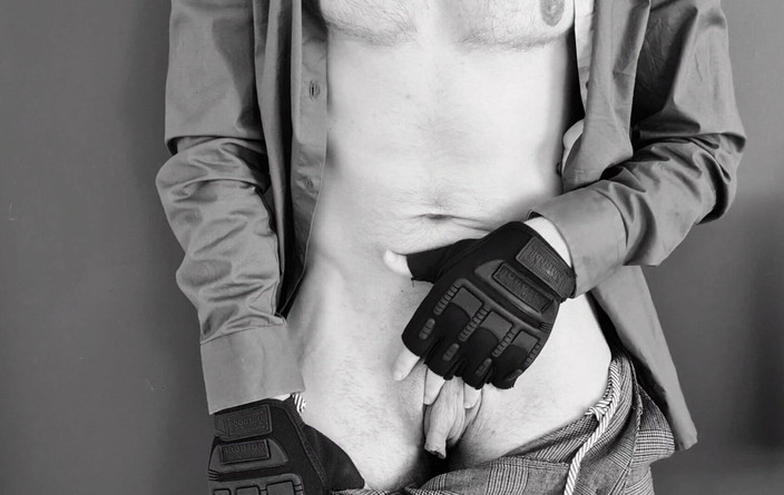 Ange Deluxe: Un mec FTM se branle en rentrant du lycée