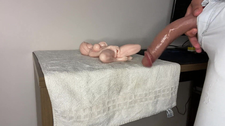 Greedy truck: Biggest Dick in Europe Fucking Tight Chinese Pussy