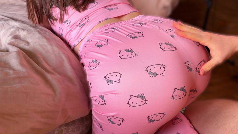 Marshmallow Sweet: Hermanastra "¿Me puedes frotar el culo pero no me penetras?" Frotando...