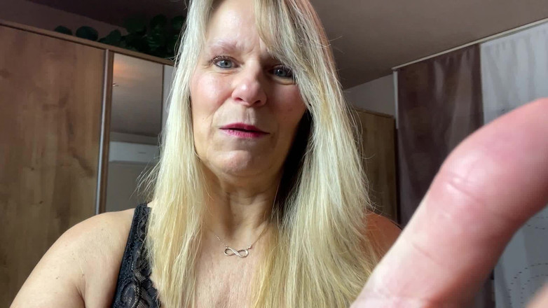 SweetSusi: Vaše popruhy kurva instrukce