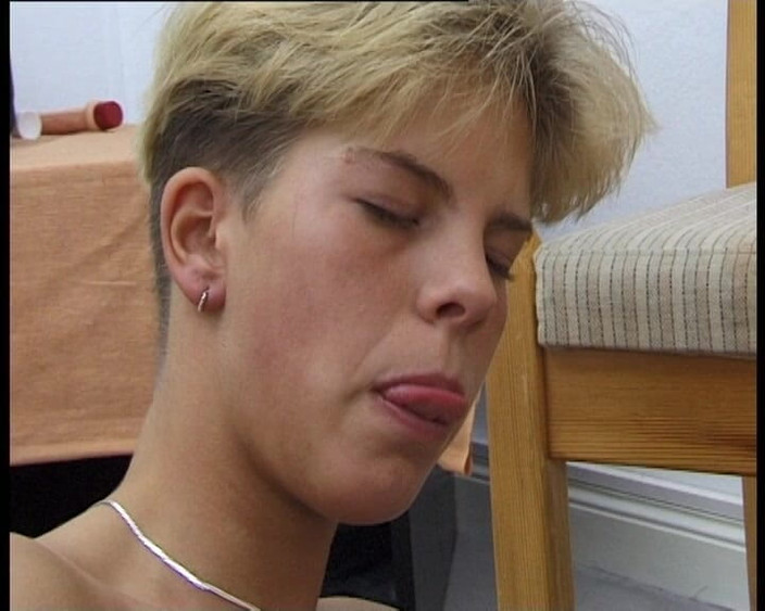 YOUR FIRST PORN: ナターシャ - Beiden Loechernのアインザッツ - ナターシャ - 両方の穴で使用