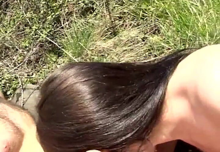 Italian swingers LTG: Italiancă curvă adoră să se fută în pădurea paznicului - Sex în familii...