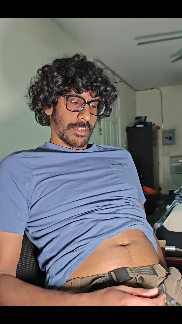 NANDgasm: Kıyafetlerinle biraz dağınık oluyor.