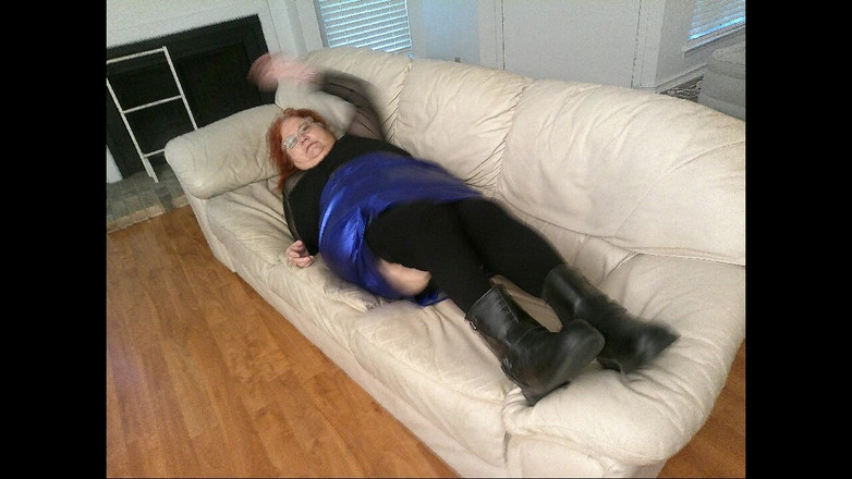 BBW nurse Vicki adventures with friends: Jururawat Vicki model pakaian seksinya berakhir dengan rotan gula-gula untuk...